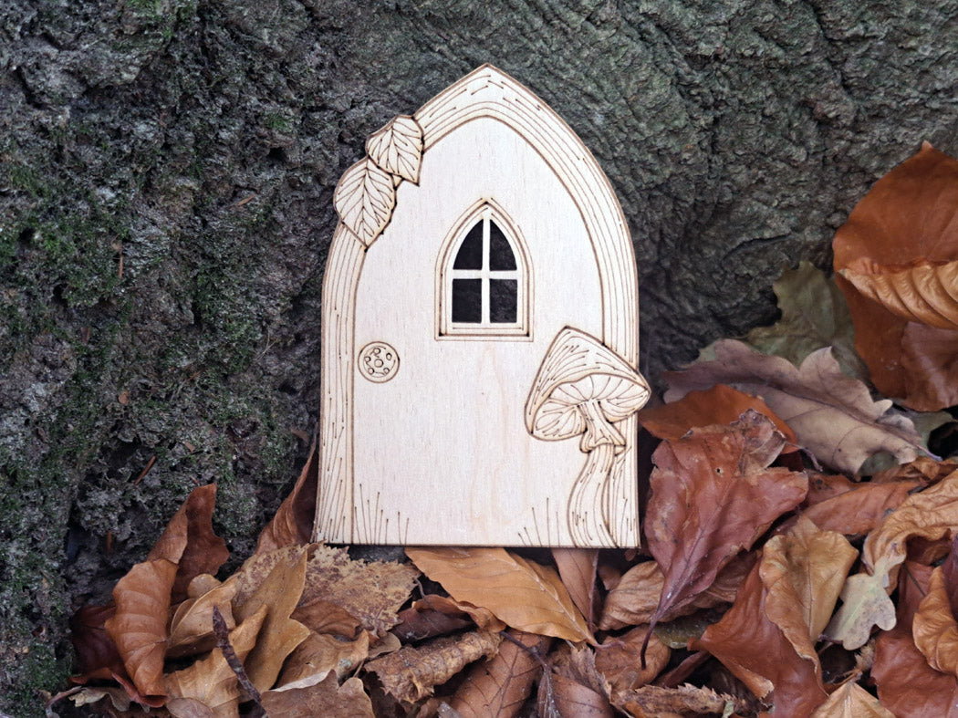 Angebot: Der kleine Zauberer Pfifferling plus Zaubertür aus Holz